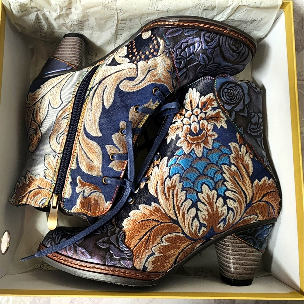 L'ARTISTE Siren Heeled Boots Size 8.5 (39)